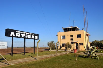 Avião ultraleve cai durante voo de treino em Artigas, na divisa com Quaraí<!-- NICAID(15569515) -->