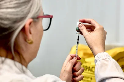 Vacinação contra a gripe em Passo Fundo começa com movimento pela manhã<!-- NICAID(16254981) -->