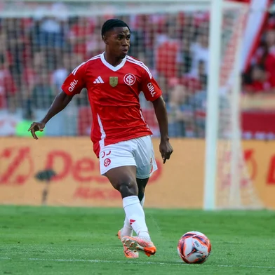 O volante ganês Benjamin em jogo do Inter contra o Novo Hamburgo pelo Gauchão<!-- NICAID(16202815) -->