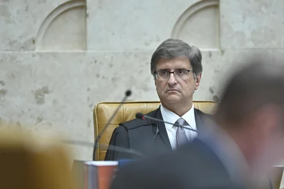 SESSÃO PLENÁRIA DO STFDF - SESSÃO/PLENÁRIA DO STF - POLÍTICA - Foto, Procurador Paulo Gonet. Nesta quarta (20) o Ministro Alexandre de Moraes e o Procurador Geral Paulo Gonet, participam da sessão plenária do STF após a PGR indicar o ex-presidente Jair Bolsonaro na trama golpista. 19/02/2025 - Foto: TON MOLINA/FOTOARENA/FOTOARENA/ESTADÃO CONTEÚDOEditoria: POLÍTICALocal: BRASÍLIAIndexador: TON MOLINAFonte: 2691559Fotógrafo: FOTOARENA<!-- NICAID(15979924) -->