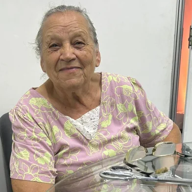 Costureira Ana Beatriz Silva, moradora de Xangri-lá, quebrou um "galho" para Anitta no Planeta Atlântida.<!-- NICAID(16216393) -->