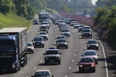 Glorinha, RS, Brasil, 02-01-2023: Movimento na Freeway no retorno do litoral após feriado de fim de ano. Foto: Ronaldo Bernardi / Agência RBS<!-- NICAID(15638899) -->