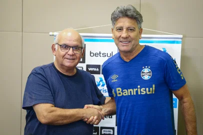 Romildo e Renato anunciam renovação<!-- NICAID(14728750) -->