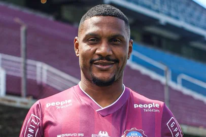 Volante Wellington Reis, novo reforço do Caxias para 2026<!-- NICAID(16185006) -->