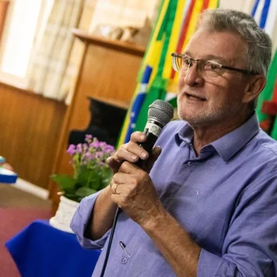 Avaliação médica indica prefeito Vanazzi com suspeita de dengue.<!-- NICAID(15444094) -->