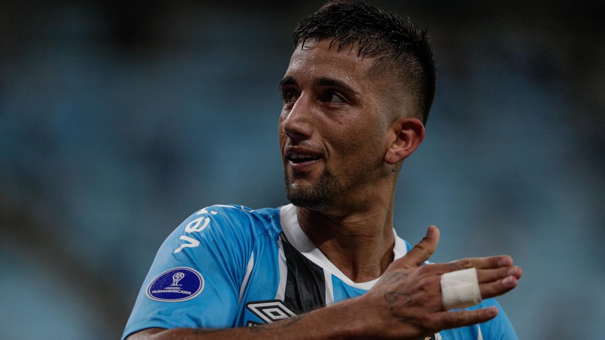 Grêmio estipula preço para negociar Cristian Olivera com o Nacional