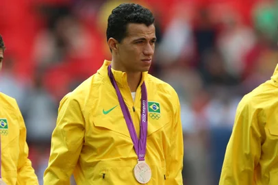 Damião e Oscar com a medalha de prata<!-- NICAID(8500744) -->