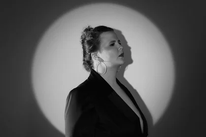 Com escrita direta e atravessada por sensibilidade, cantora e compositora serrana Daiane Radke lança o EP “Caminho” nesta sexta<!-- NICAID(16295854) -->