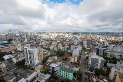 CAXIAS DO SUL, RS, BRASIL, 28/02/2024. Os dados foram divulgados pelo último censo do IBGE. Em 2010, a maior cidade da Serra tinha 30.042 apartamentos. Em 2022, a quantidade subiu para 62.687 (Neimar De Cesero/Agência RBS)<!-- NICAID(15691781) -->