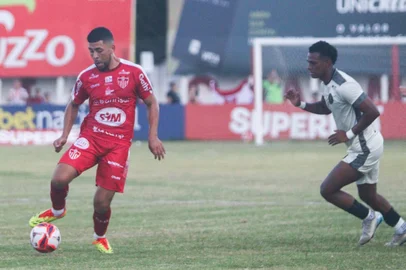 Guarany de Bagé empata com o Monsoon<!-- NICAID(16220427) -->