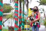 Conheça Bebê e Marisa, a dupla que recolhe lixo reciclável de praça e troca por ração para cães de Capão da Canoa 