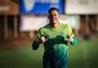 Após passagem pela base do Grêmio, goleiro da Chapecoense projeta reencontro: "Será especial"