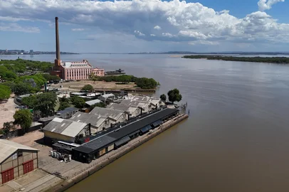 Porto Alegre, RS, Brasil, 22/10/2024 - Cais Embarcadero vai reabrir em novembro. Espaço está sendo reformado. - Foto: Jefferson Botega/Agência RBS<!-- NICAID(15896261) -->