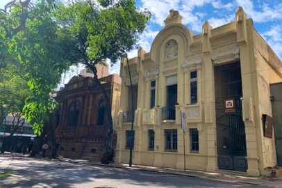 Eduardo Leite assina ordem de início para obras de restauro e ampliação do Museu de História Julio de Castilhos<!-- NICAID(15902998) -->