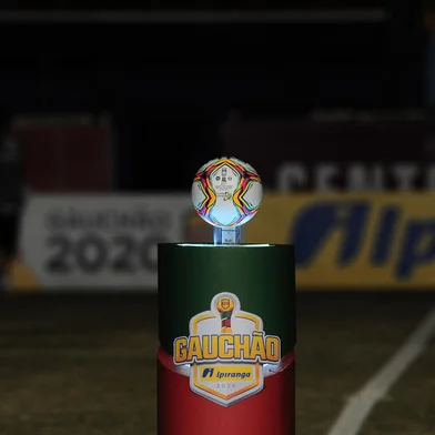 CAXIAS DO SUL, RS, BRASIL, 26/08/2020. SER Caxias x Grêmio, primeiro jogo da final do Campeonato Gaúcho 2020 (Gauchão 2020), realizado no estádio Francisco Stédile (Estádio Centenário). A partida reúne o ganhador da Taça Cel. Ewaldo Poeta (1º turno) e o vencedor da Taça Francisco Novelletto Neto (2º turno). (Porthus Junior/Agência RBS)<!-- NICAID(14577343) -->