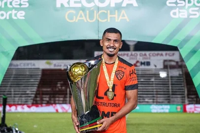Gabriel Davis, do São Luiz, foi apelidado de Toni Kroos pelo comentarista César Cidade Dias, da Rádio Gaúcha