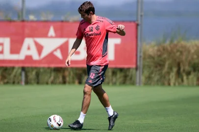 Zagueiro do Inter Mário Fernandes