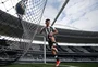 Thiago Almada, do Botafogo, comemora indicação no The Best ao lado da família em Buenos Aires