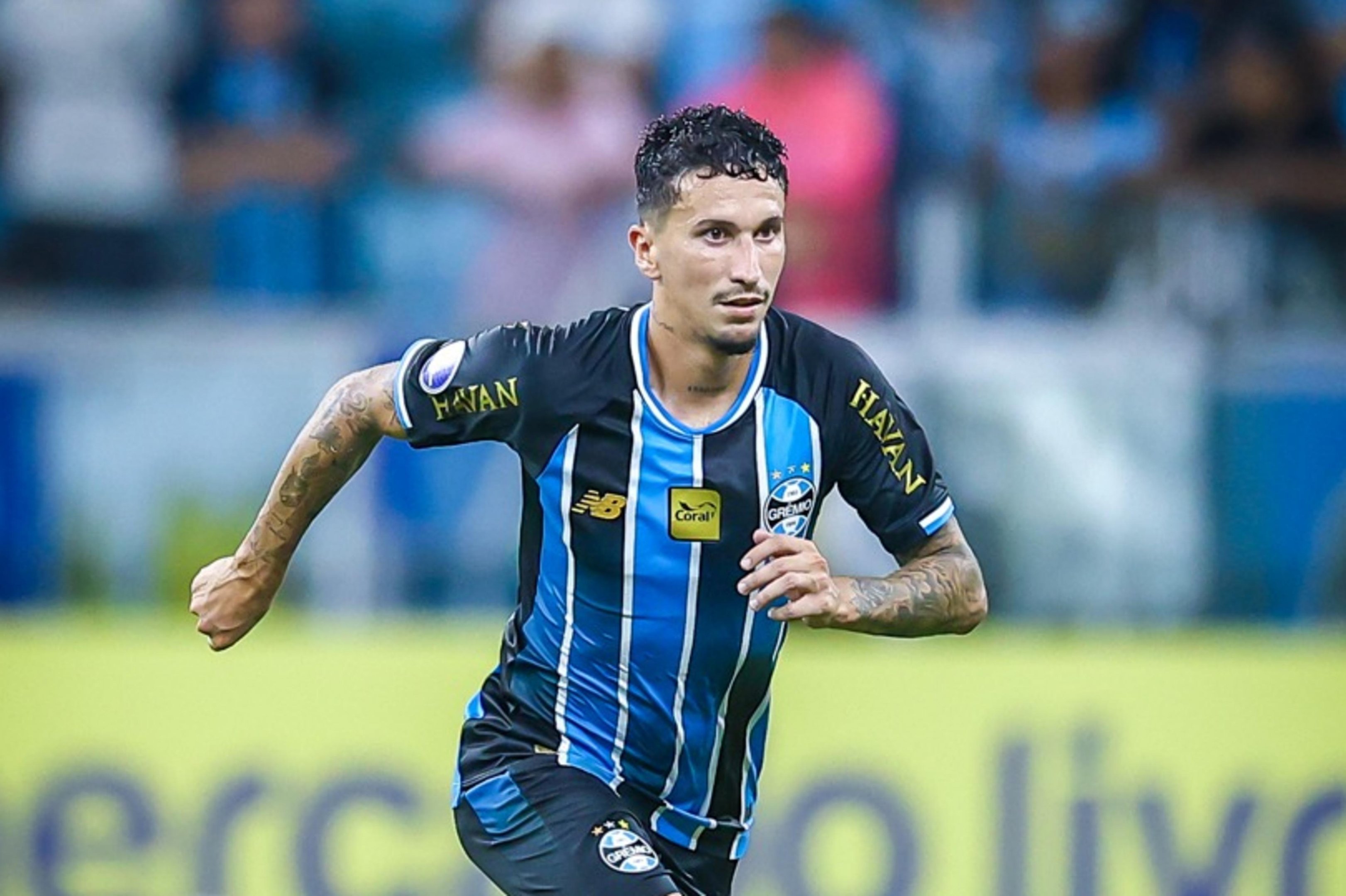 Dodi sofre lesão no joelho e vira desfalque no Grêmio