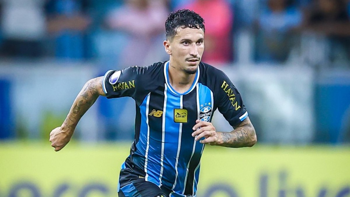 Dodi sofre lesão no joelho e vira desfalque no Grêmio