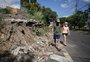 Barranco que engoliu calçada na Vila Assunção gera medo de desmoronamento