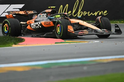 McLaren's British driver Lando Norris drives during the Australian Formula One Grand Prix at Albert Park Circuit in Melbourne on March 16, 2025. (Photo by Paul Crock / AFP) / -- IMAGE RESTRICTED TO EDITORIAL USE - STRICTLY NO COMMERCIAL USE --<!-- NICAID(15996505) -->