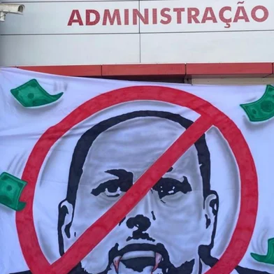 protesto da popular contra alessandro barcellos<!-- NICAID(16246031) -->