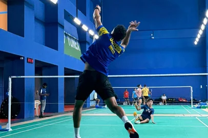 Pela primeira vez, atleta do Recreio da Juventude é convocado pela Seleção Brasileira de Badminton para disputar o Mundial. Donnians Oliveira <!-- NICAID(16343493) -->