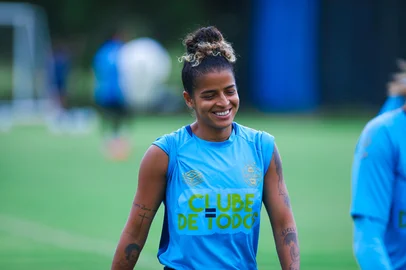 Brenda Woch, atacante do Grêmio<!-- NICAID(16221430) -->