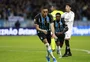Atacantes decidem, Grêmio vira sobre o Santos e se afasta do Z-4 do Brasileirão