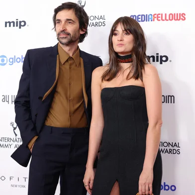 Brazilian actor Julio Andrade and his wife Elen Cunha arrive for the 52nd International Emmy Awards at the New York Hilton on November 25, 2024, in New York City. (Photo by CHARLY TRIBALLEAU / AFP)Editoria: ACELocal: New YorkIndexador: CHARLY TRIBALLEAUSecao: televisionFonte: AFPFotógrafo: STF<!-- NICAID(15921803) -->