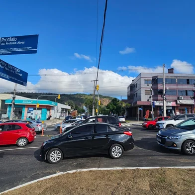 Inauguração de novo atacado altera trânsito na região da Avenida Protásio Alves; confira como fica<!-- NICAID(16014402) -->