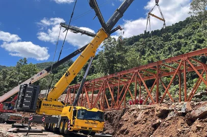 NOVA ROMA DO SUL, RS, BRASIL, 26/12/2023Segunda peça da ponte sobre o Rio das Antas, entre Farroupilha e Nova Roma do Sul, é posicionada, parte da ponte dá ligação com entrada de Nova Roma do Sul(Porthus Junior / Agencia RBS)<!-- NICAID(15634433) -->