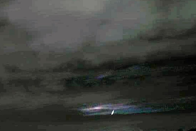 Meteoro bólido explode sobre o mar na região Sul do RS. Foto: Observatório Heller & Jung / Reprodução<!-- NICAID(15717853) -->