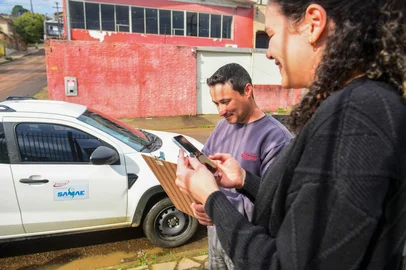 Em Caxias do Sul, o Serviço Autônomo Municipal de Água e Esgoto (Samae) passou a realizar uma etapa adicional antes da suspensão do fornecimento de água por falta de pagamento, visando reduzir a inadimplência e aprimorar o diálogo com o usuário. <!-- NICAID(16116181) -->