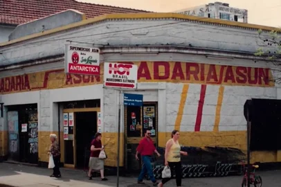 Padaria Asun na Avenida Benjamin Constant, em Porto Alegre <!-- NICAID(15877612) -->