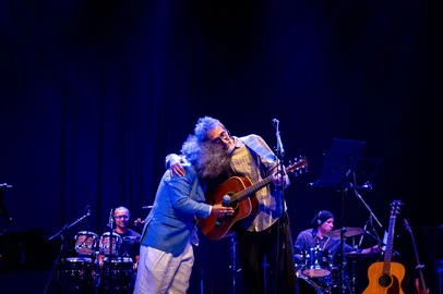 Chico César e Vitor Ramil em show na PUCRS.<!-- NICAID(16015867) -->