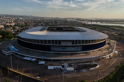 Foto aérea da Arena do Grêmio Porto Alegre, RS, Brasil, 02-03-2025: Arena do Grêmio: Jogo de ida da final do campeonato Gaúcho. Foto: Renan Mattos / Agência RBSLocal: Porto Alegre<!-- NICAID(15990305) -->