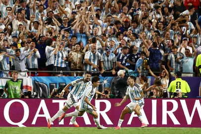 CHARLY TRIBALLEAU / AFP Argentina's forward #09 Julian Alvarez celebrates scoring his team's second goal during the 2026 World Cup football tournament quarter-final match between Argentina and Switzerland at the Kansas City Stadium in Kansas City on July 11, 2026. (Photo by CHARLY TRIBALLEAU / AFP)Editoria: SPOLocal: Kansas CityIndexador: CHARLY TRIBALLEAUSecao: soccerFonte: AFPFotógrafo: STF<!-- NICAID(16325787) -->