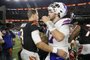 Buffalo Bills v Cincinnati BengalsCINCINNATI, OHIO - NOVEMBER 05: Joe Burrow #9 of the Cincinnati Bengals and Josh Allen #17 of the Buffalo Bills meet following the Bengals 24-18 at Paycor Stadium on November 05, 2023 in Cincinnati, Ohio.   Jeff Dean/Getty Images/AFP (Photo by Jeff Dean / GETTY IMAGES NORTH AMERICA / Getty Images via AFP)Editoria: SPOLocal: CincinnatiIndexador: JEFF DEANSecao: American footballFonte: GETTY IMAGES NORTH AMERICAFotógrafo: CONTRIBUTOR<!-- NICAID(15589123) -->