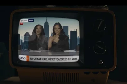 A dupla de R&B Brandy e Monica no clipe de<!-- NICAID(15795008) -->
