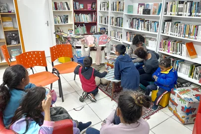 Atividades na ONG Cirandar<!-- NICAID(15993066) -->