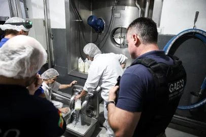 TAQUARA - Onze anos após primeira fase da operação Leite Compen$ado, MP apura novo esquema de adulteração no produto no RS<!-- NICAID(15933302) -->