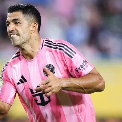 MIAMI GARDENS, FLORIDA - JUNE 23: Luis Suarez #9 of Inter Miami CF celebrates scoring his team's second goal during the FIFA Club World Cup 2025 group A match between Internacional CF Miami and SE Palmeiras at Hard Rock Stadium on June 23, 2025 in Miami Gardens, Florida.   Megan Briggs/Getty Images/AFP (Photo by Megan Briggs / GETTY IMAGES NORTH AMERICA / Getty Images via AFP)<!-- NICAID(16069094) -->