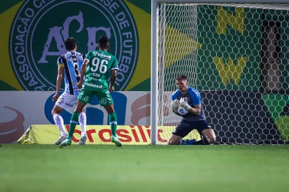 Gremio x ChapecoenseFUTEBOL/CAMPEONATO BRASILEIRO 2021 /GREMIO X CHAPECOENSE - ESPORTES - Lance da partida entre Gremio e Chapecoense disputada na noite deste sabado, no Arena Conda, em partida valida pela Campeonato Brasileiro 2021. FOTO: LUCAS UEBEL/GREMIO FBPA/ DivulgaçãoEditoria: SPOIndexador: Lucas UebelSecao: futebolFonte: Gremio.netFotógrafo: Gremio x Chapecoense<!-- NICAID(14946415) -->