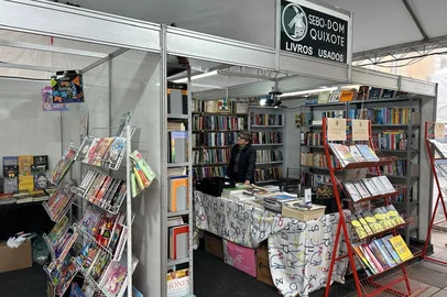 A primavera é a temporada das feiras do livro pelo Estado. Em Caxias do Sul, a 40ª edição da Feira do Livro se encerra nesta sexta-feira (13). Enquanto que, em Bento Gonçalves, o evento que chega a sua 39ª edição abre nesta quarta-feira e segue até o dia 20, com mais de 140 atrações gratuitas, na Via Del Vino.<!-- NICAID(15886697) -->