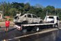Carro pega fogo e congestiona a Avenida Bento Gonçalves, em Porto Alegre<!-- NICAID(15032797) -->