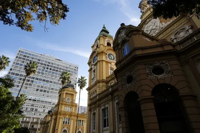 PORTO ALEGRE, RS, BRASIL, 10-05-2017: Margs e Memorial do Rio Grande do Sul na Praça da Alfândega, na região central. (Foto: Mateus Bruxel / Agência RBS)<!-- NICAID(12908497) -->