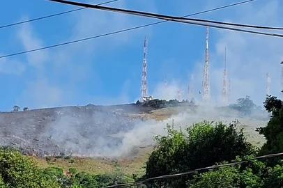 Fogo no Morro da Polícia
