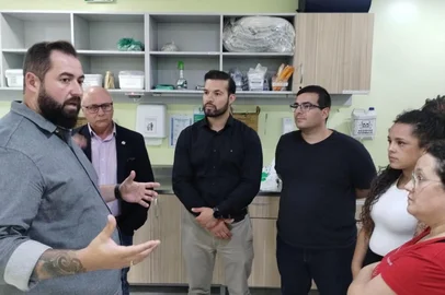 Integrantes da Comissão de Saúde da Câmara estiveram na UPA Central na última semana verificando o funcionamento da unidade<!-- NICAID(16001297) -->